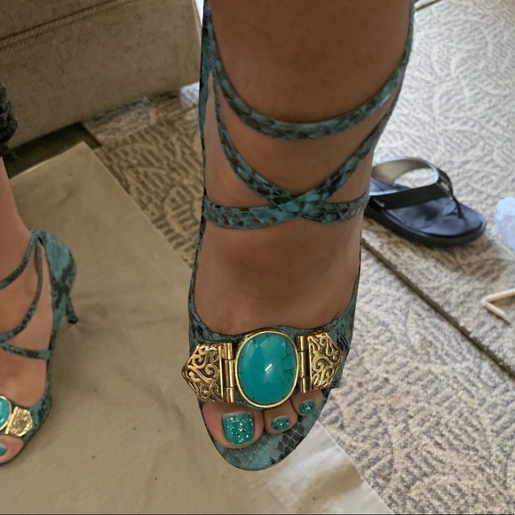 BCBG High Heels - Picture 4 of 8